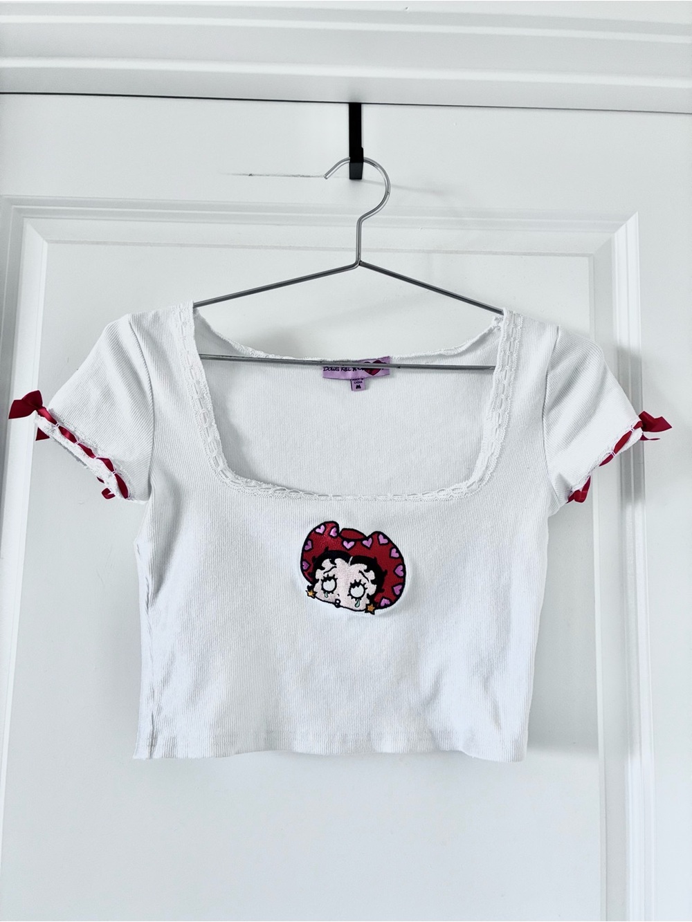 Dolls Kill x Betty Boop Crop Top Medium Y2K Baby Tee White Ribbed Bow Sleeve